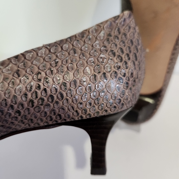 Peter Kaiser Taupe Textured Heels - Picture 12 of 16